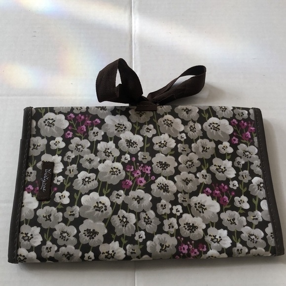 Thirty One organizing pocket book with tie back in flowered background - Picture 7 of 8